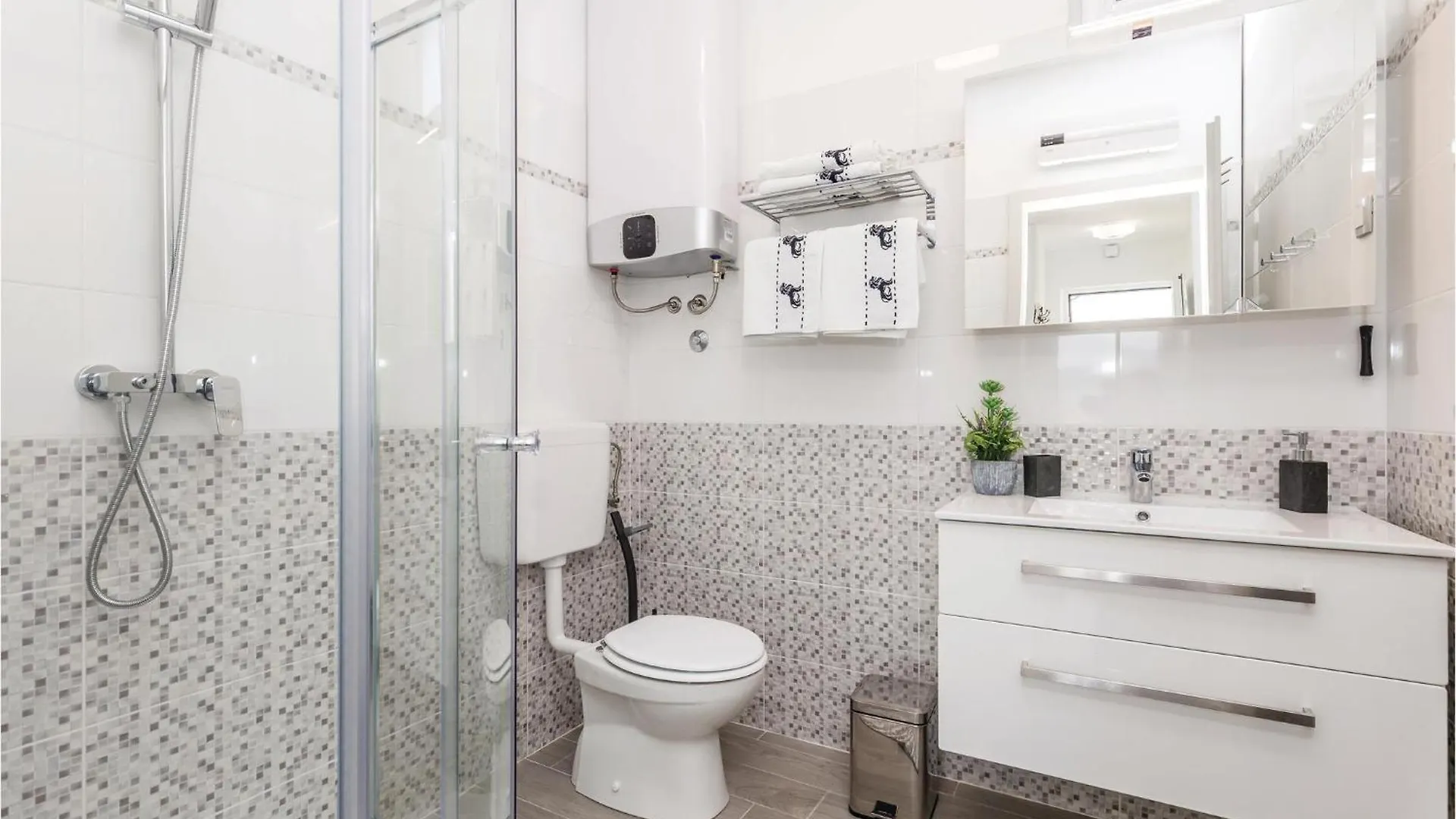 2 Bedroom Pet Friendly Apartment In 洛夫兰 0*,